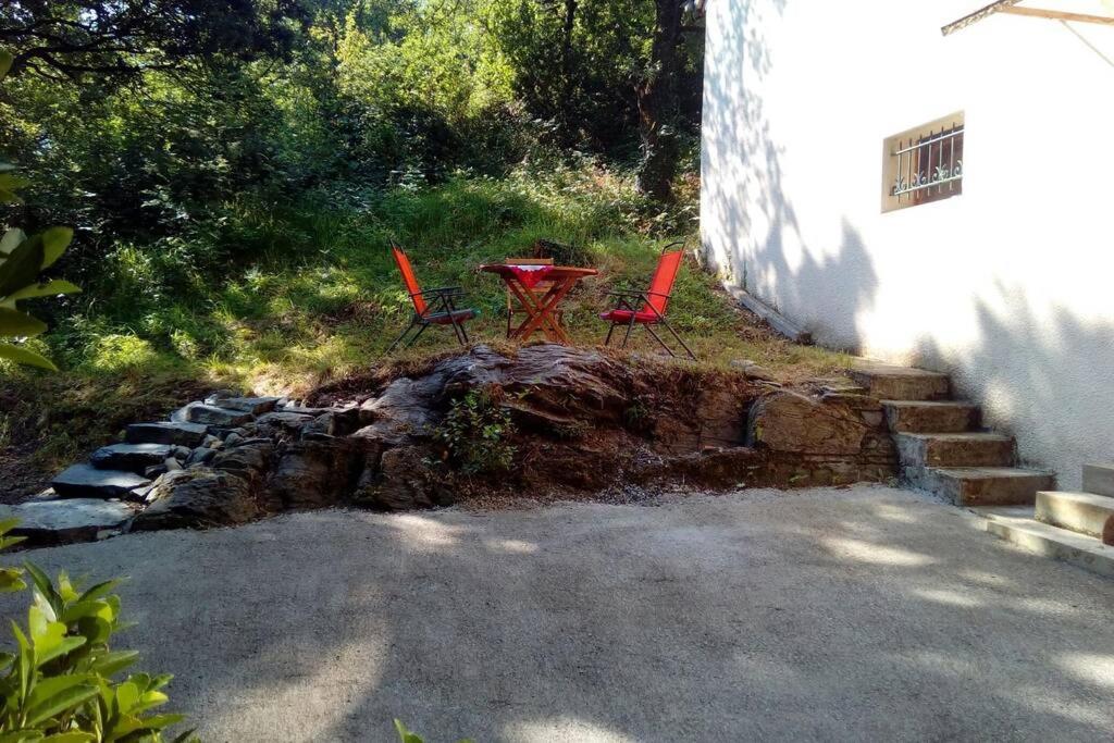 Ferienwohnung Duplex At The Foothills Of The Pyrenees Geu Exterior foto